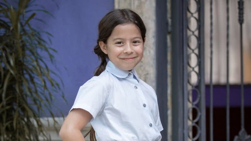 A atriz mirim Valentina Melleu como a personagem Aninha, de Amor Perfeito - Foto: Reprodução/Globo