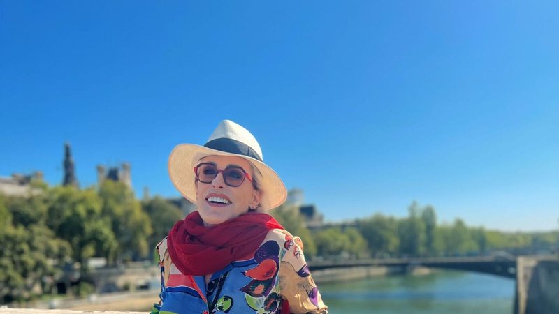 Ana Maria Braga se despediu de sua viagem à Paris - Reprodução: Twitter