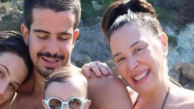 Claudia Raia exibe fotos de viagem internacional com os filhos - Reprodução/Instagram