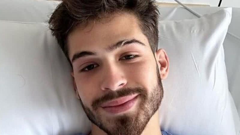 João Guilherme compartilhou fotos deitado em uma cama de hospital - Foto: Reprodução / Instagram