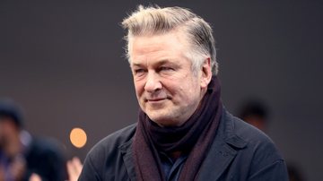 Alec Baldwin é processado pela família de Halyna Hutchins - Foto: Getty Images