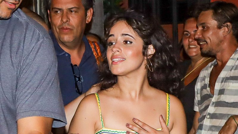 Camila Cabello é fotografada no Rio de Janeiro - Fotos: Marcelo Sá Barretto, Victor Chapetta e JC Pereira / AgNews