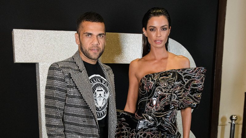 Daniel Alves e Joana Sanz posam juntos - Foto: reprodução/Instagram