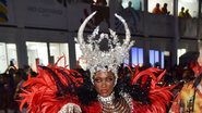 Erika Januza desfila como rainha de bateria da Viradouro - Foto: Agnews