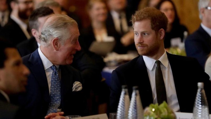 Rei Charles e príncipe Harry - Foto: Getty Images