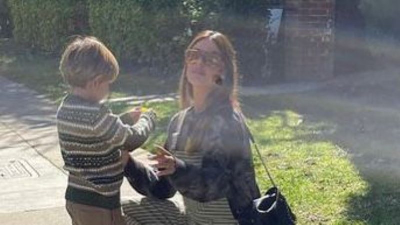 Isis Valverde compartilhou fotos de passeio com o filho Rael - Reprodução: Instagram