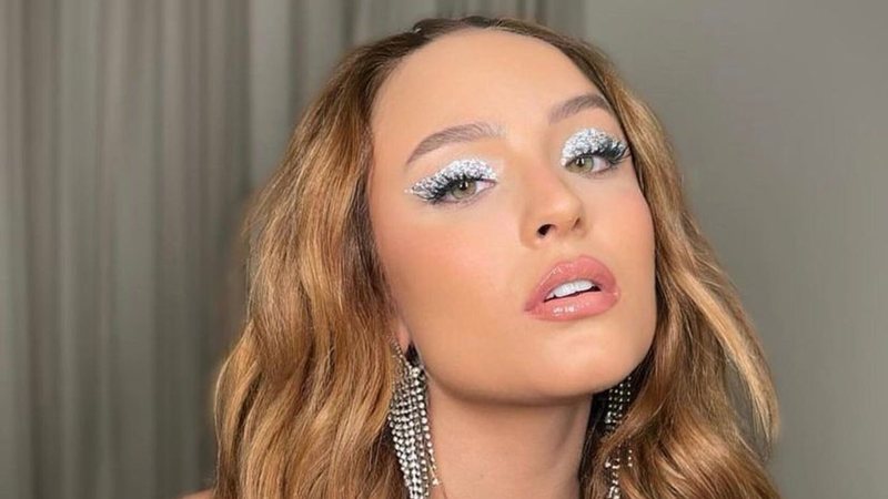 Larissa Manoela compartilhou looks de carnavais passados - Reprodução: Instagram