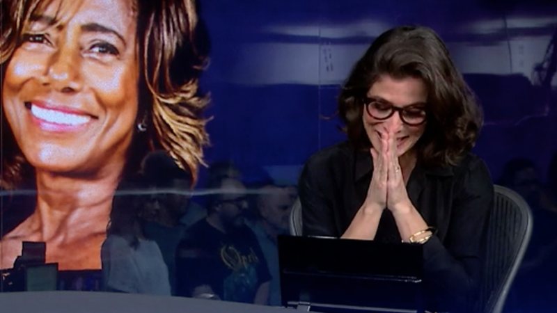 Renata Vasconcellos se emociona ao falar de Gloria Maria no JN - Foto: Reprodução / Globo