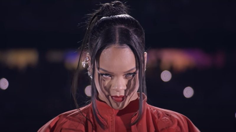 Uma fonte revelou o porquê de Rihanna ter escolhido o Super Bowl para anunciar sua gravidez - Reprodução/YouTube: NFL