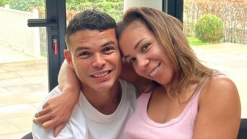 Capitão da Seleção Brasileira e do Chelsea, da Inglaterra, Thiago Silva, aproveita o Valentine’s Day para se declarar para mulher - Foto: Reprodução / Instagram