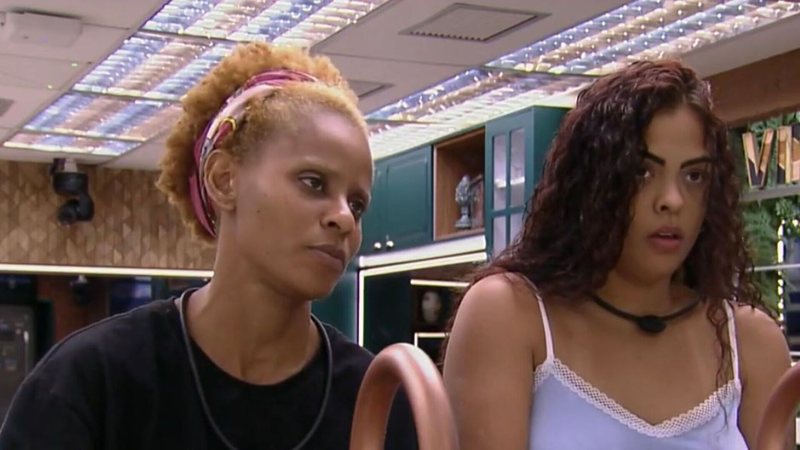 Aline e Paula conversaram sobre jogo na cozinha do BBB 23 - Reprodução/Globo