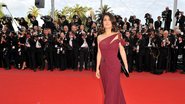 Eva Longoria em um tapete vermelho internacional - Foto: Getty Images