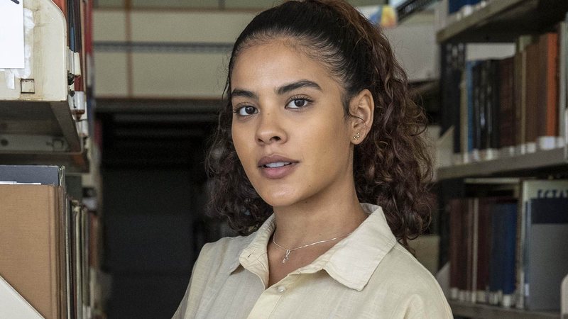 Jenifer (Bella Campos) na novela 'Vai na Fé' - Foto: Globo / Fábio Rocha