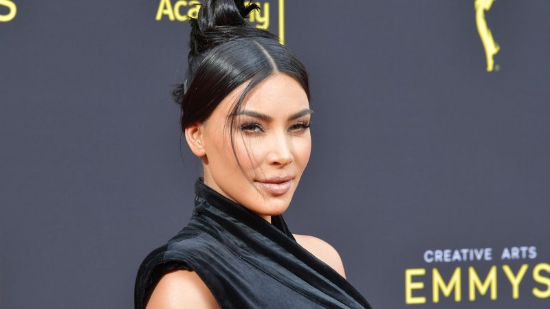 Kim Kardashian rebate paparazzo - Foto: reprodução/Getty Images