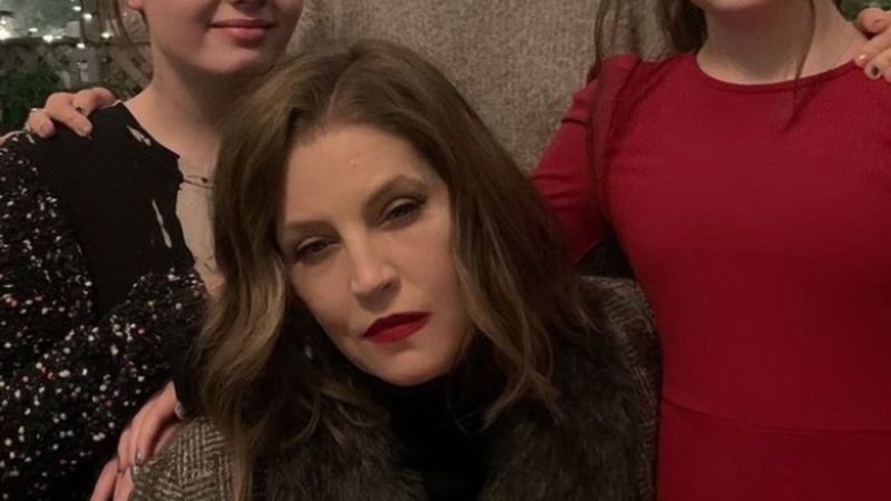 Segundo imprensa norte-americana, filha de Elvis, Lisa Marie Presley teve de ser levada às pressas para hospital - Foto: Reprodução / Instagram