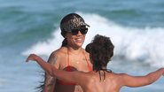 Ludmilla e Brunna Gonçalves curtem dia na praia - Fotos: Dilson Silva / AgNews