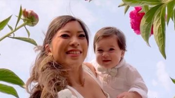 Christine Tran Ferguson e o filho, Asher - Foto: Reprodução / Instagram