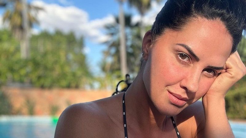 Graciele Lacerda dá show de beleza na piscina - Reprodução/Instagram