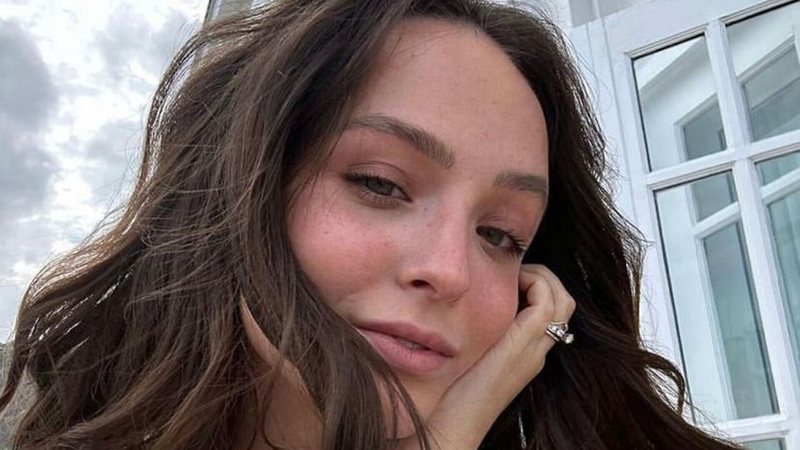 Larissa Manoela estaria investigando o destino de sua fortuna enquanto estava sob tutela da mãe - Reprodução: Instagram