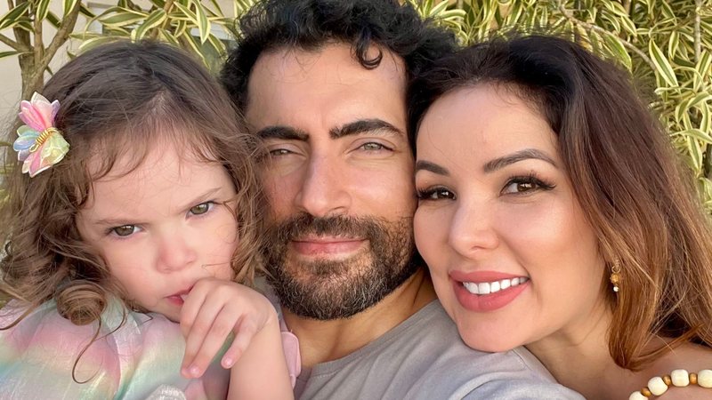 Liah Soares, seu marido, Carlo Porto, e sua filha, Maria Liz - Foto: Divulgação