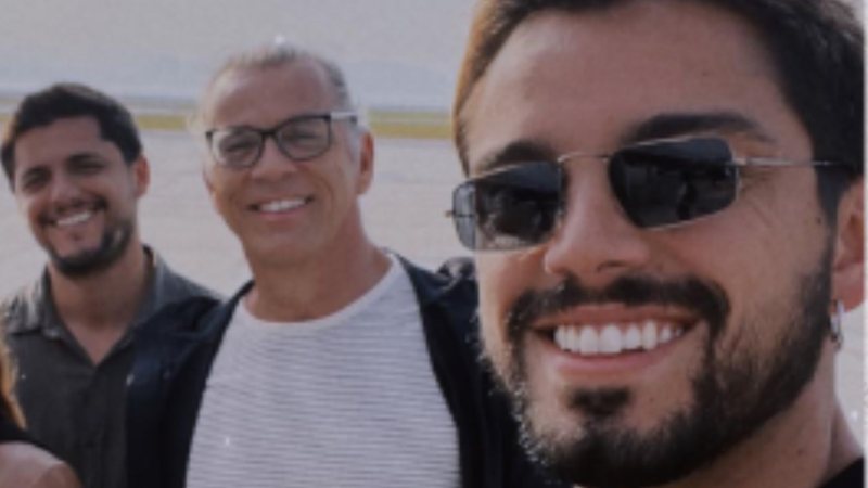 Rodrigo Simas reúne sua família em foto rara - Foto: Reprodução / Instagram