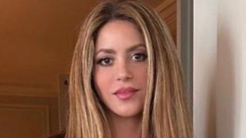 Shakira surpreendeu seus fãs enquanto está em Paris para a Semana de Moda - Reprodução: Instagram