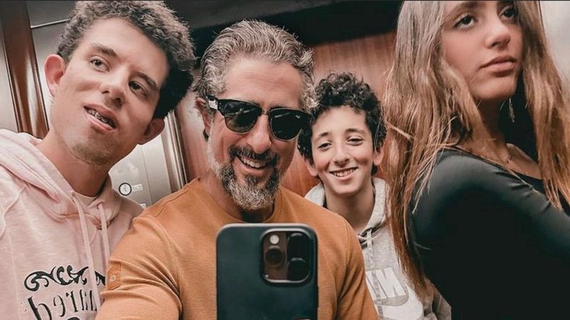 Marcos Mion celebrou seu aniversário de 44 ao lado da esposa e dos filhos - Reprodução: Instagram