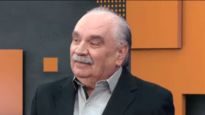 Imagem Comentarista Paulo Morsa morre aos 78 anos e deixa fãs e colegas em choque