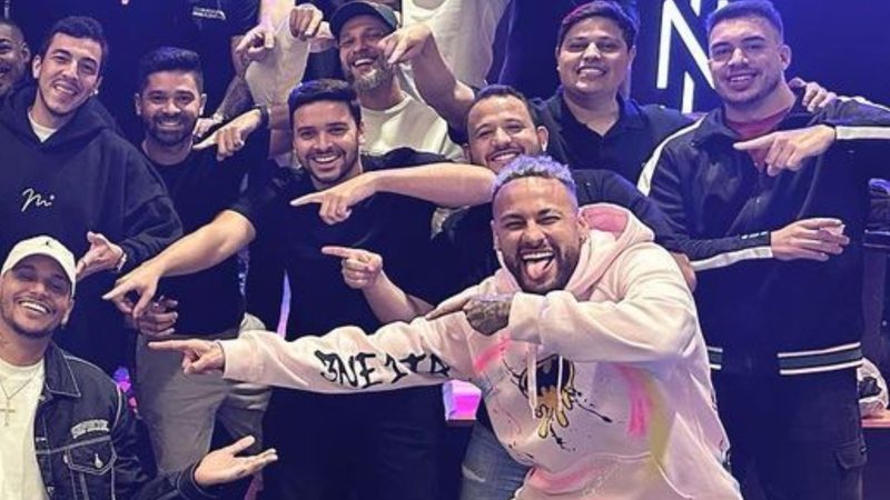 Neymar faz despedida de solteiro para amigo - Reprodução/Instagram