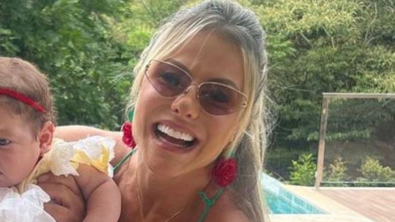 Poliana Rocha se declarou no "mêsversário" da neta mais nova - Reprodução: Instagram