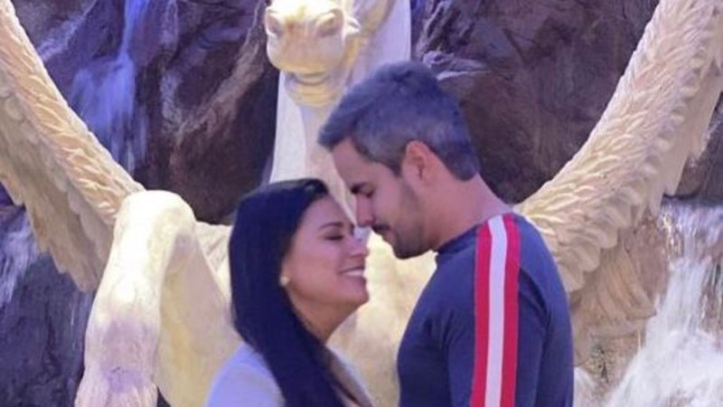 Simone Mendes escreveu declaração romântica para o marido Kaká Diniz - Reprodução: Instagram