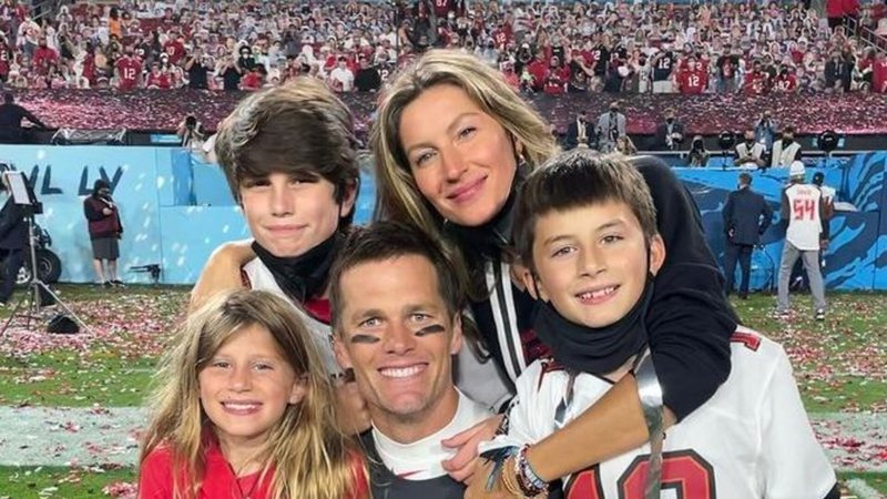 Tom Brady comentou sobre sua relação com os filhso Vivian e Benjamin, frutos do relacionamento com a ex-esposa Gisele Bündchen - Reprodução: Instagram