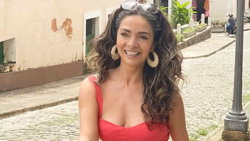 Claudia Ohana ostenta corpo sarado ao surgir com look recortado - Reprodução/Instagram