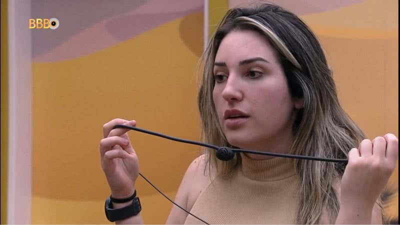 Larissa Santos tenta dar uma de cupida e juntar médica Amanda Meirelles com brother no BBB23 - Foto: Reprodução / Twitter