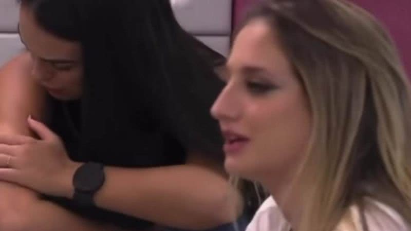 Bruna e Larissa acreditam que sister tem grande chance de ser eliminada - Reprodução/Globo