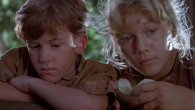 Tim (Joseph Mazzello) e Lex (Ariana Richards) no filme 'Jurassic Park' - Foto: Reprodução