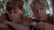 Tim (Joseph Mazzello) e Lex (Ariana Richards) no filme 'Jurassic Park' - Foto: Reprodução