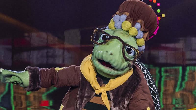 Vovó Tartaruga é desmascarada no The Masked Singer Brasil - Foto: Globo / Mauricio Fidalgo