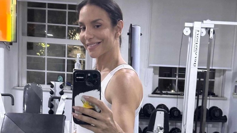 Ivete Sangalo exibe curvas saradas na academia - Reprodução/Instagram