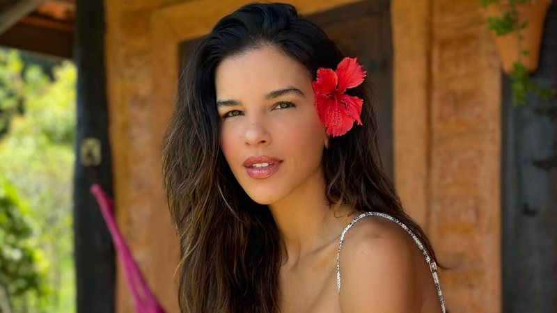 Mariana Rios esbanja beleza natural em cliques em meio à natureza - Reprodução/Instagram