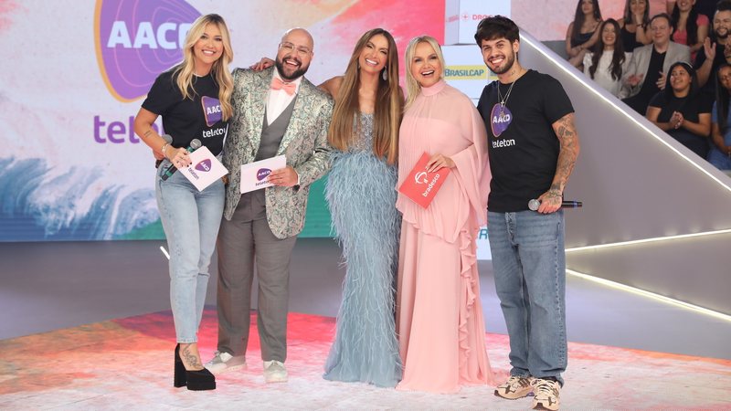 Patrícia Poeta e Virginia Fonseca surpreenderam ao marcarem presença no Teleton 2023 - Foto: Rogério Pallatta/SBT