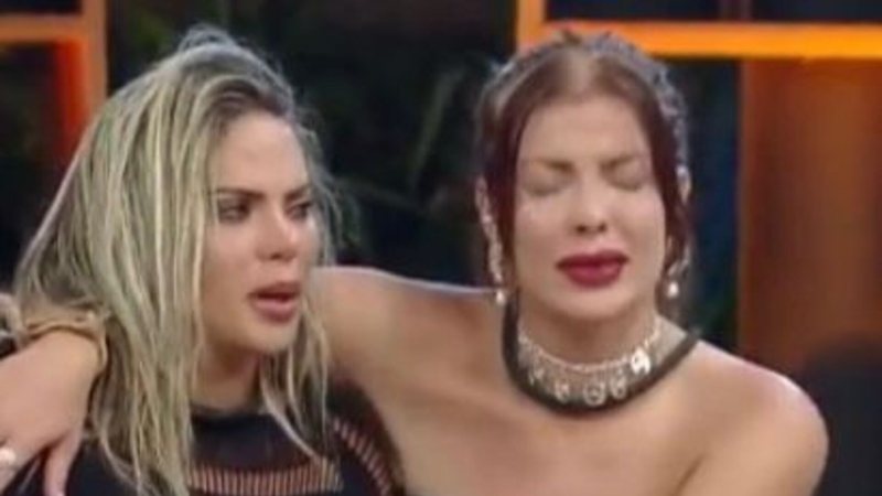 A situação com Kally ao vivo fez com que Jaquelline e Tonzão chorassem - Reprodução: RecordTV