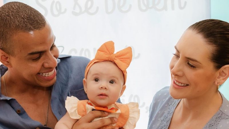 Filha de Thiago Oliveira rouba a cena em festa de mesversário - Reprodução/Instagram/Daniela Arenhardt