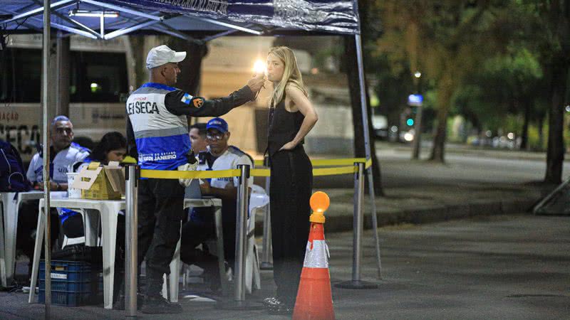 Agatha Moreira é flagrada em blitz no Rio de Janeiro - Fotos: Delson Silva