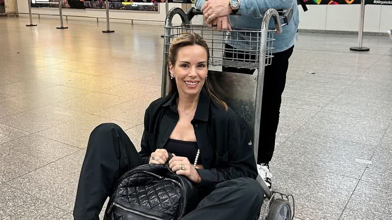 Ana Furtado impressiona ao refazer foto em aeroporto com Boninho - Reprodução/Instagram