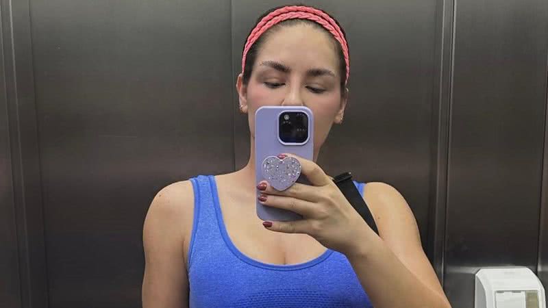 De top, Kéfera Buchmann choca ao exibir cintura fininha - Reprodução/Instagram