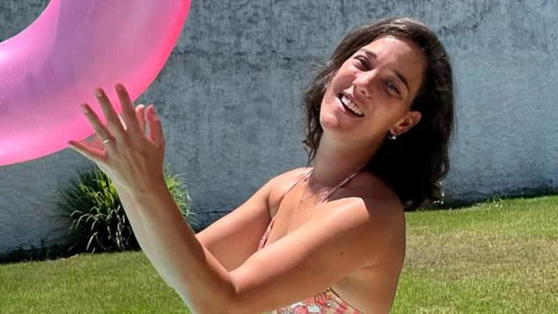 Adriana Birolli esbanja beleza em cliques à beira da piscina - Reprodução/Instagram