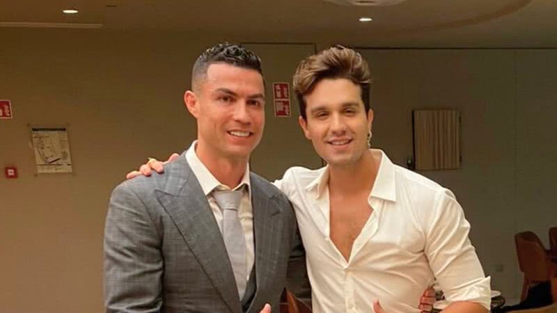 O cantor Luan Santana ao lado do jogador de futebol Cristiano Ronaldo - Foto: Divulgação