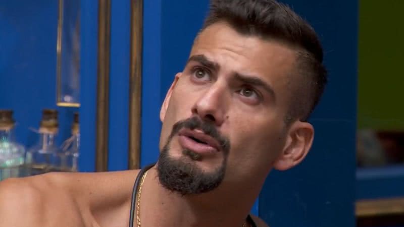 Nizam criticou a falta de posicionamento de Pizane durante conversa sobre sisters no BBB 24 e questionou a gravidade do ocorrido - Reprodução / TV Globo