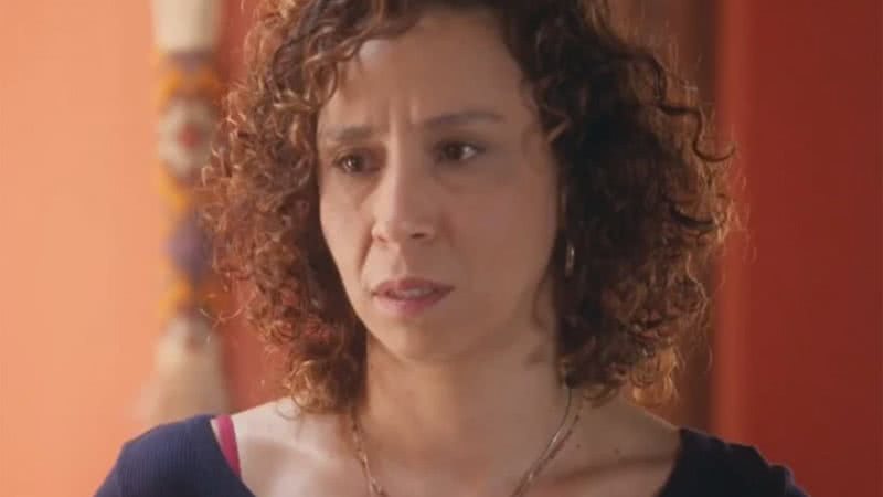 Adriana (Thalita Carauta) na novela Elas Por Elas - Foto: Reprodução / Globo